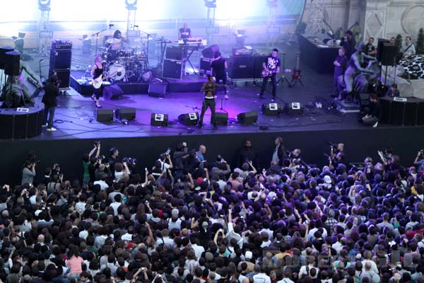 TRICKY - 2010-08-13 - PARIS - Parvis de l'Hotel de Ville - 